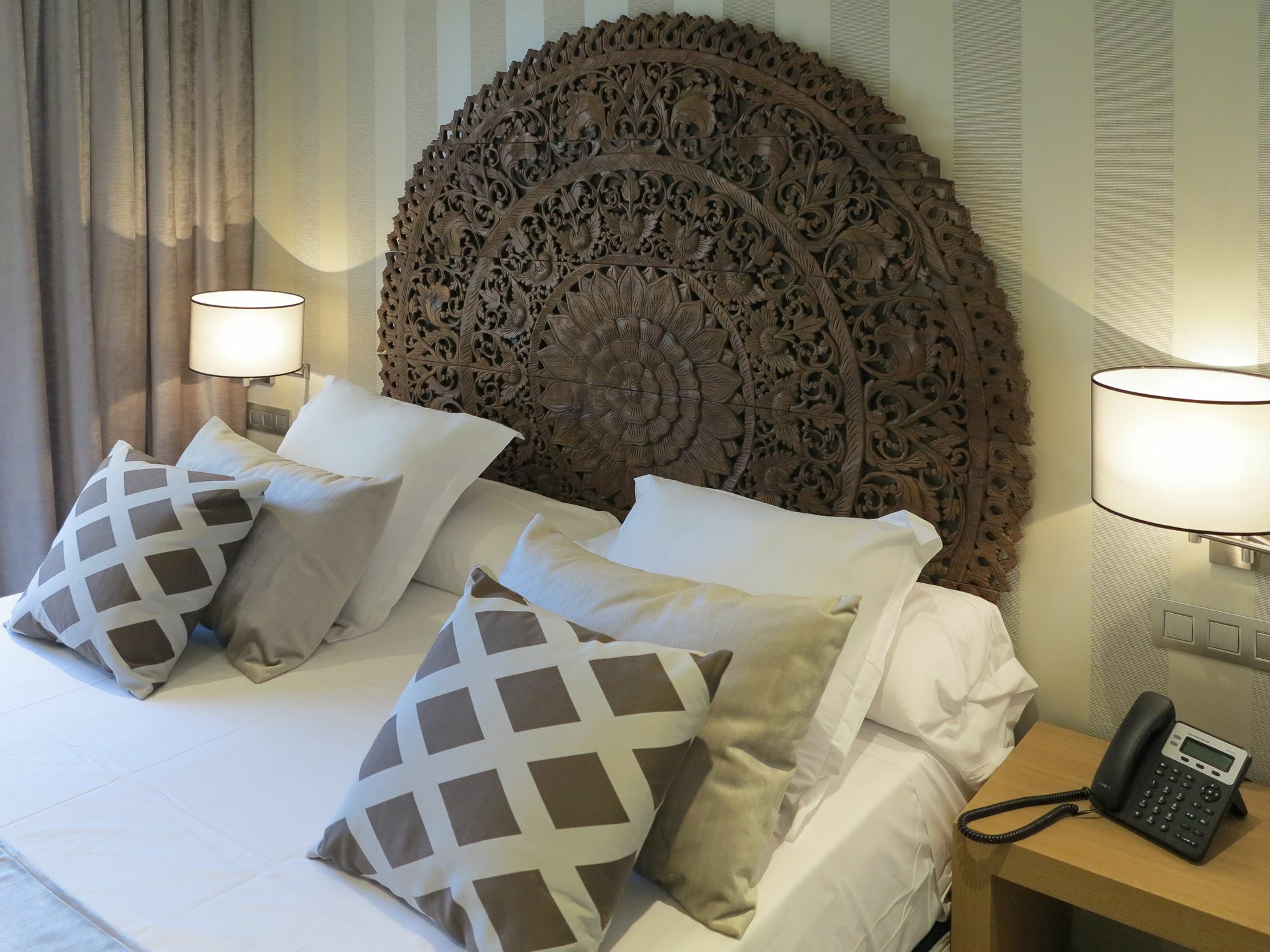ברצלונה Serennia Exclusive Rooms מראה חיצוני תמונה